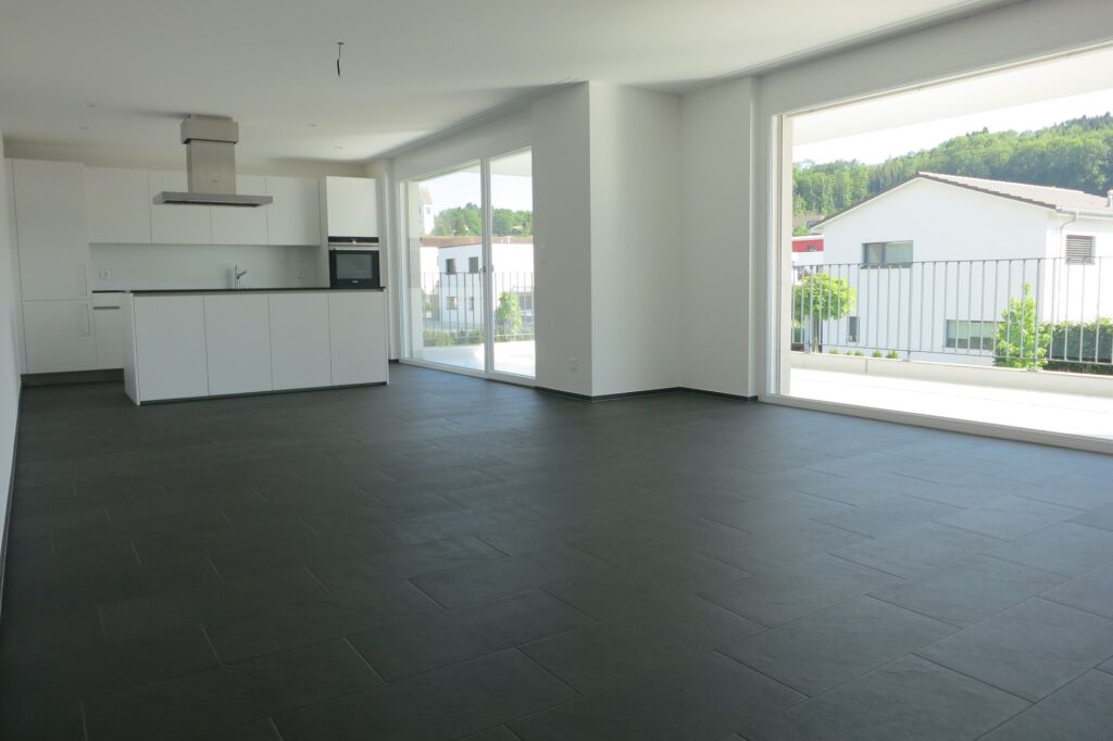 Modernes Wohnen mit grosszuegigem Balkon in Gachnang